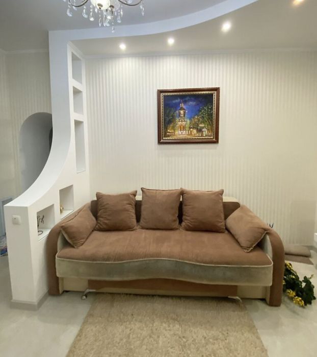 Здається чудова 4 кімнатна квартира в центрі міста.