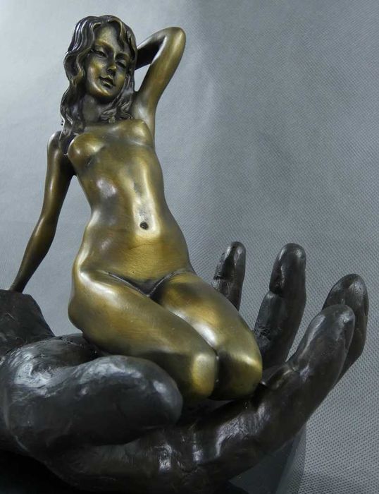 Figura Kobieta dłoni siedząca Akt rzeźba brąz marmur pieczęć 4kg