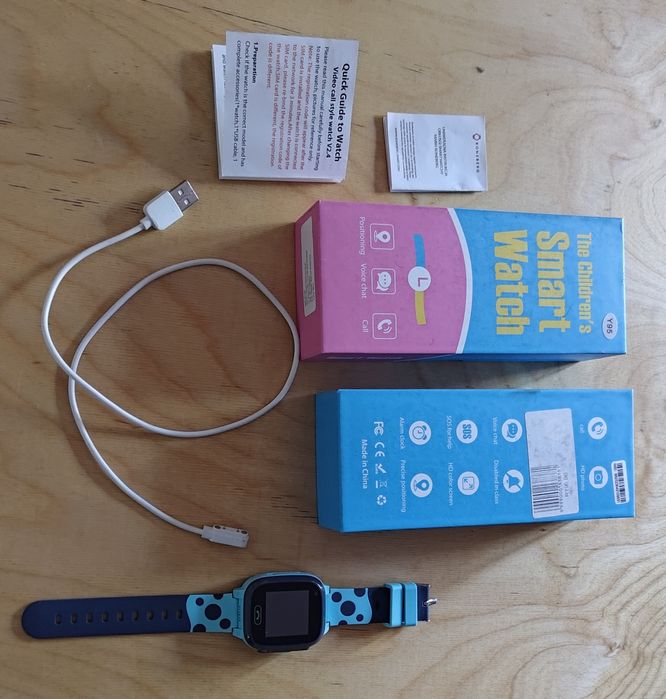 Smartwatch dziecięcy Y95 z GPS, SOS i rozmowami – Roneberg