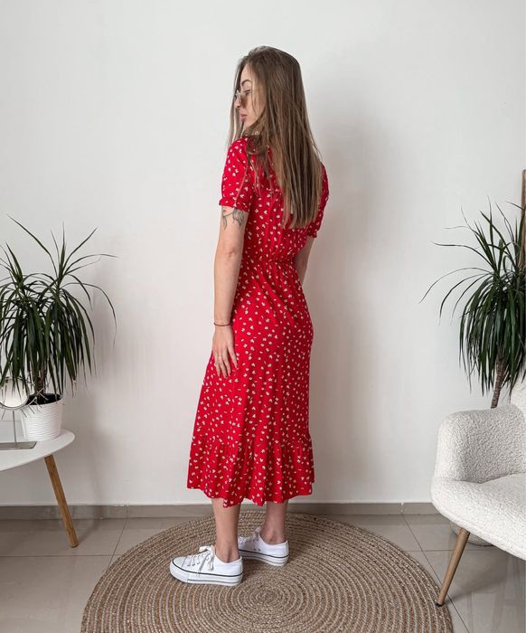 Сукня жіноча з розрізом