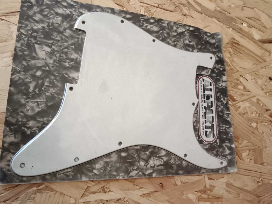 All Parts PG 993 White Pickguard plain closed. Vintage