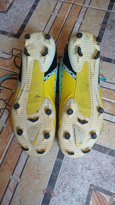 Футбольні бутси Nike Phantom
