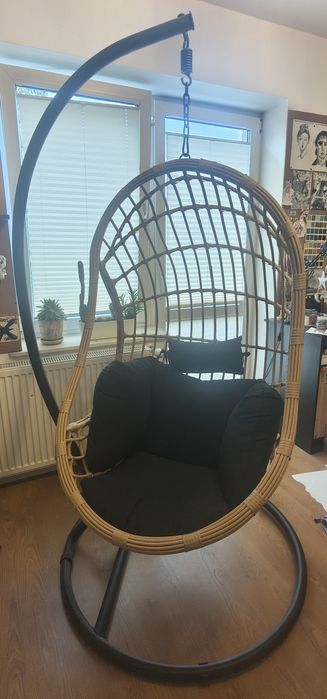 Fotel wiszący z poduszkami