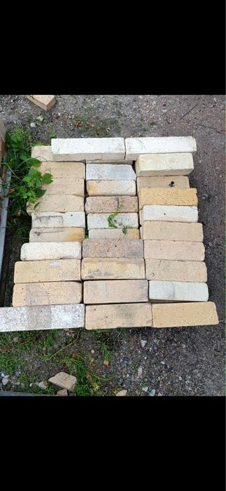 Cegła szamot długa Cegła szamotowa po rozbiórce Transport