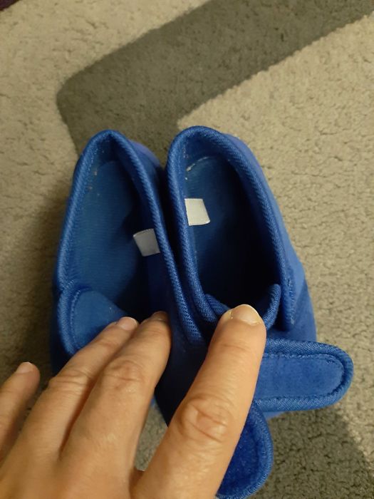 Pantufa dinossauro para menino