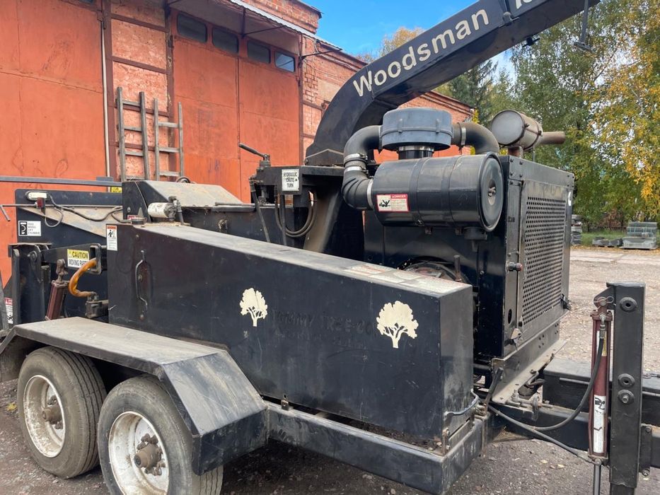 Подрібнювач деревини, дробарка, щипоріз з навантажувачем