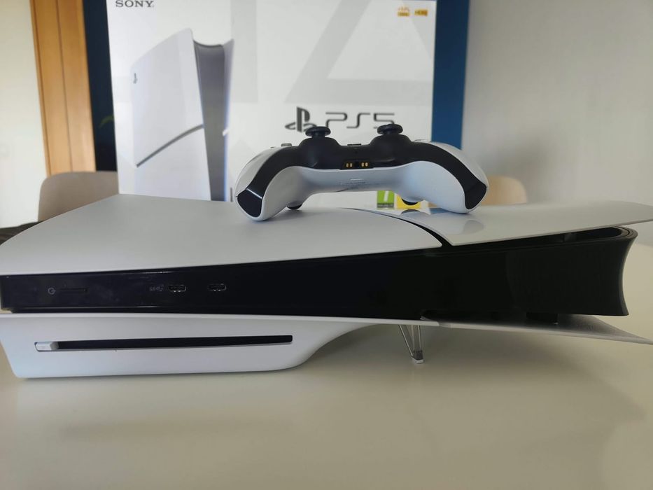 PS5 Slim com leitor + comando