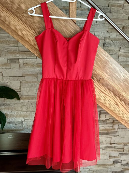 Czerwona sukienka XS