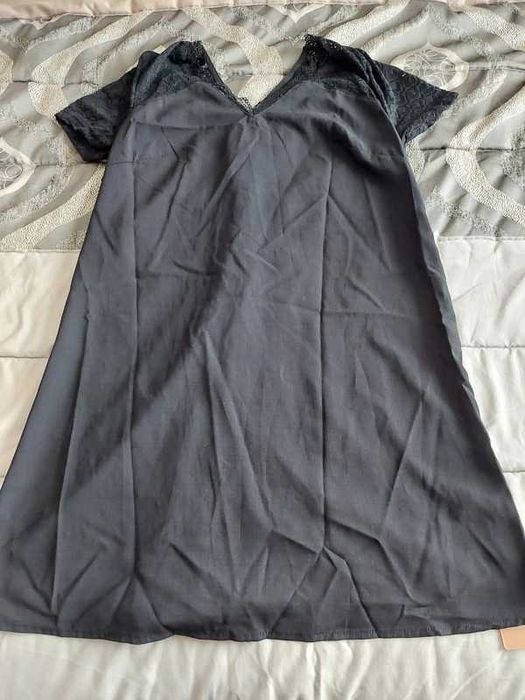 Vestido preto com renda