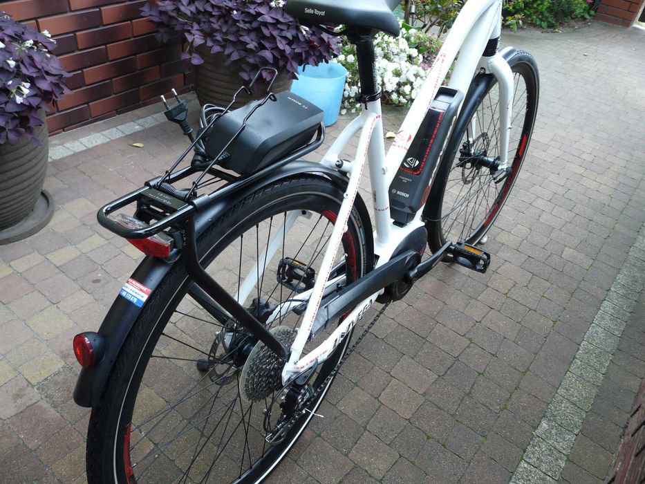 Rower elektryczny UNIVEGA Geo 28"/50,hydraulika,Bosch-Germany