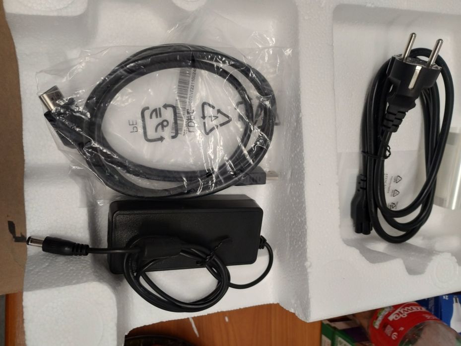 Monitor MSI 27" uszkodzona matryca.