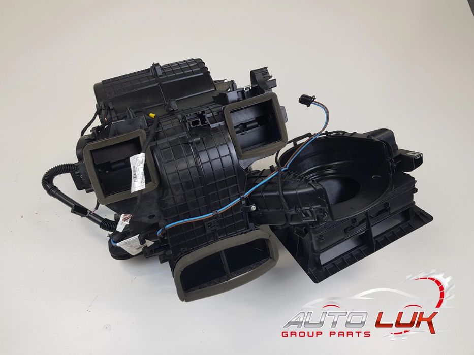 Nagrzewnica Dmuchawa Obudowa nagrzewnicy Renault Master III Lift 272702687R