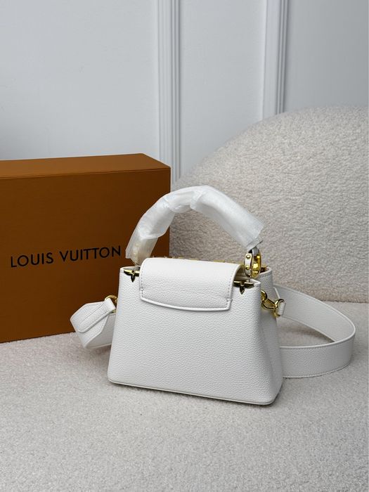 Сумка Louis Vuitton Capucines White