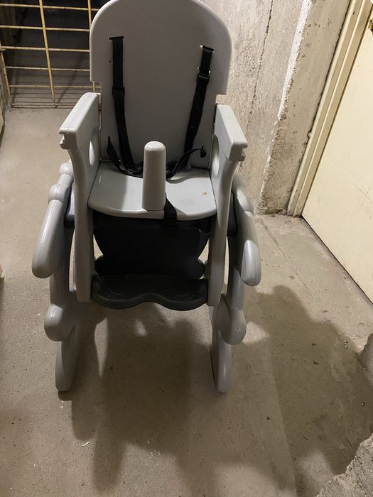 Krzeselko do karmienia