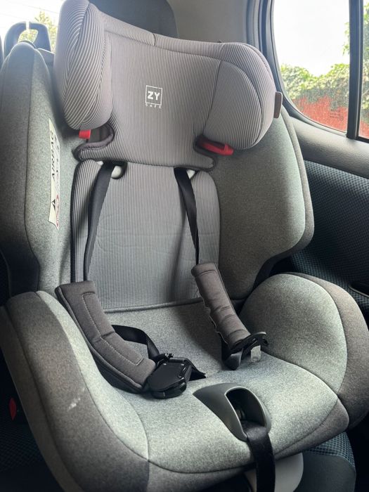 Cadeira com Isofix Zippy