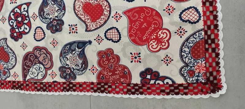 Toalha de Mesa Típica Portuguesa – Corações de Viana