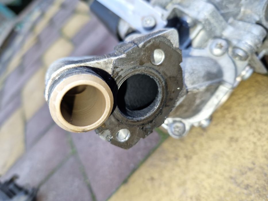 Модуль рециркуляції газів (Клапан EGR) 9807593080 Ford,Peugeot,Citroen