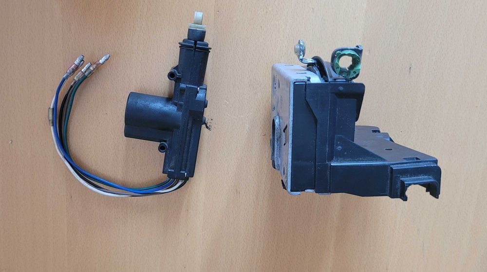 Zamek lewy do drzwi Opel Corsa C 1.0