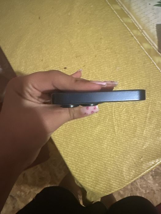 андроїд у корпусі iphone 15 pro max