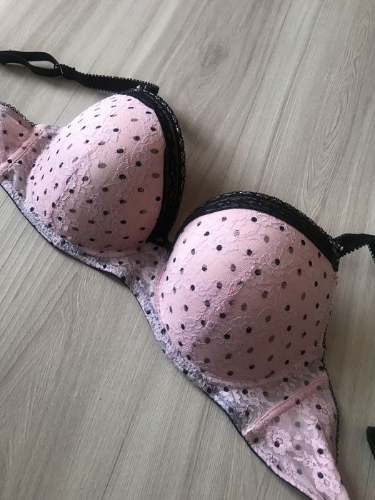 Biustonosz/stanik różowy w czarne kropki