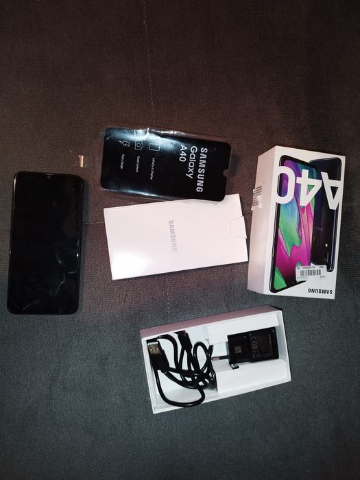 Samsung a40 4gb +64 pamięci
