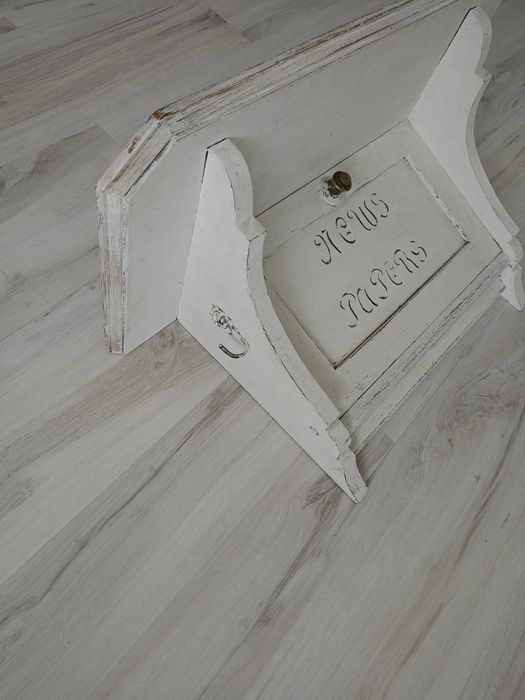 Pułka drewniana  bielona