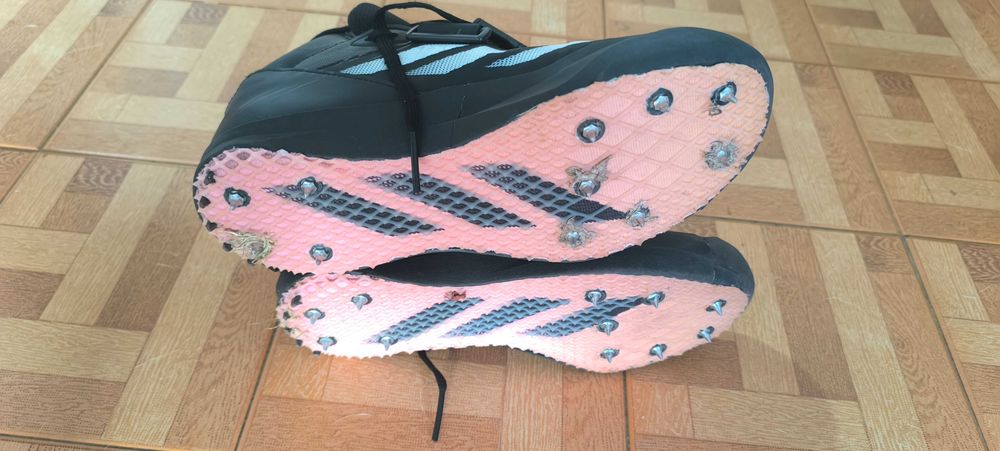 Sapatilhas de Running - Lançamento de Dardo