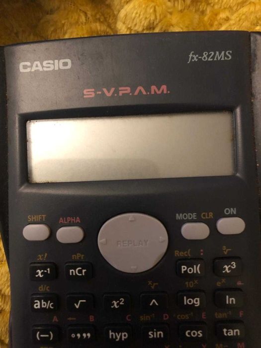 Máquina de Calcular Cientifica Casio fx-82MS