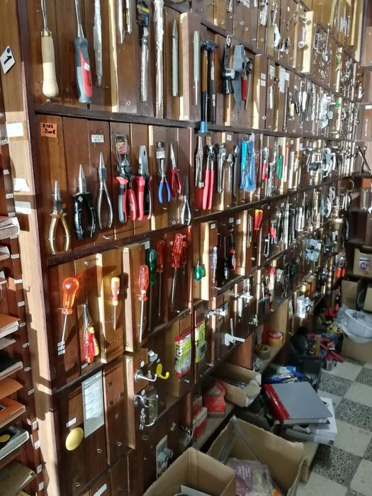 Ferramentas, material de construção, quotas - Grande oportunidade
