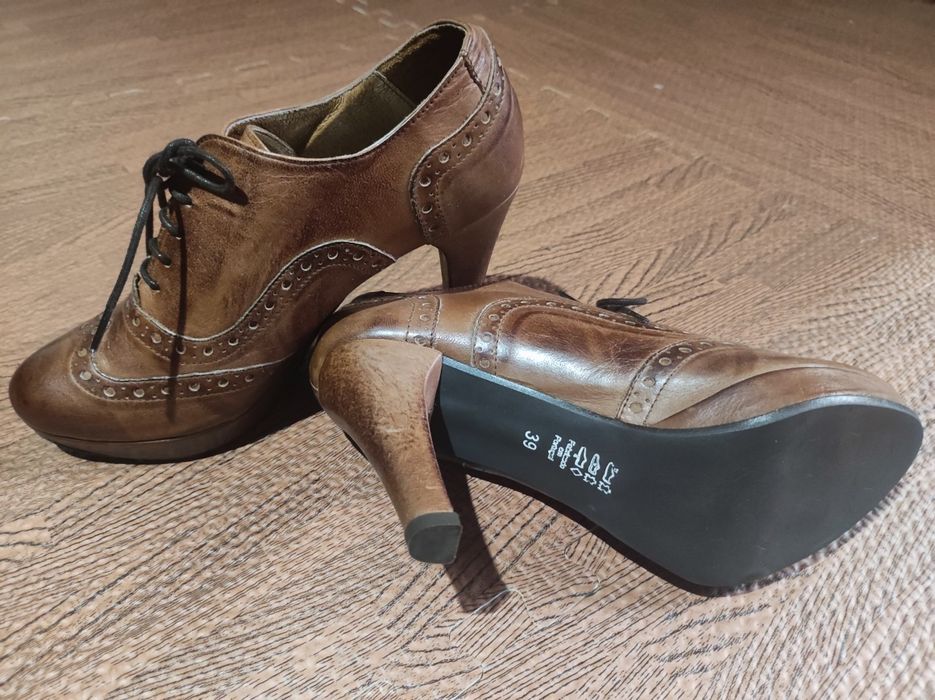 Botins em pele novos - n°:39