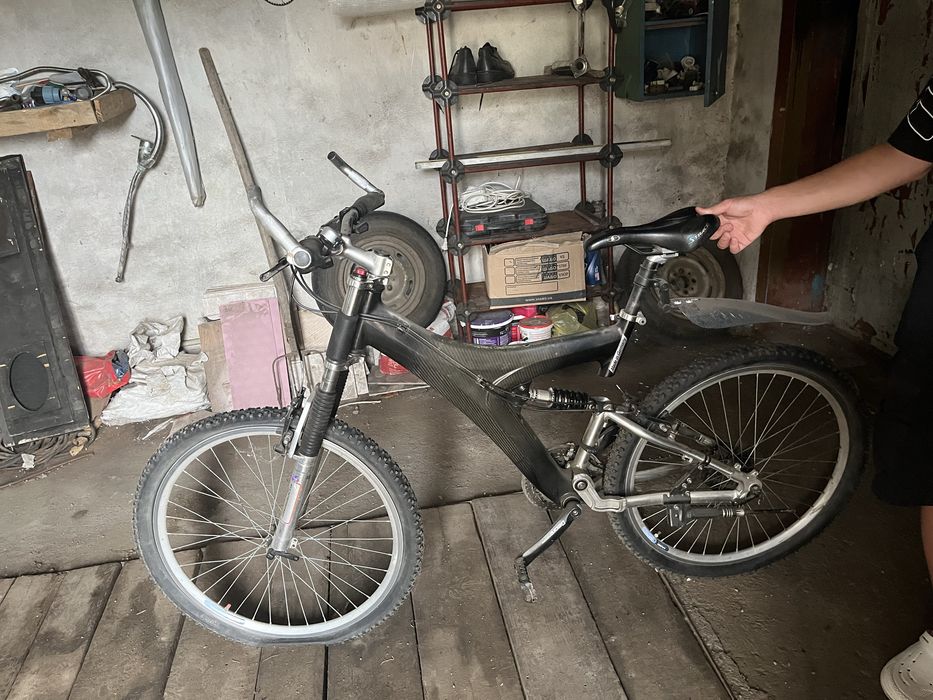 Велосипед карбоновый