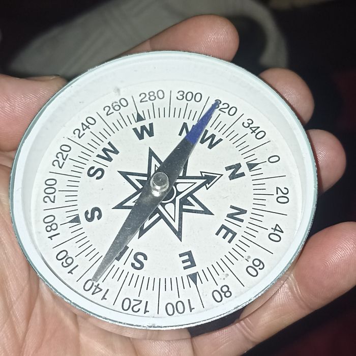 Bússola para caminhadas nova