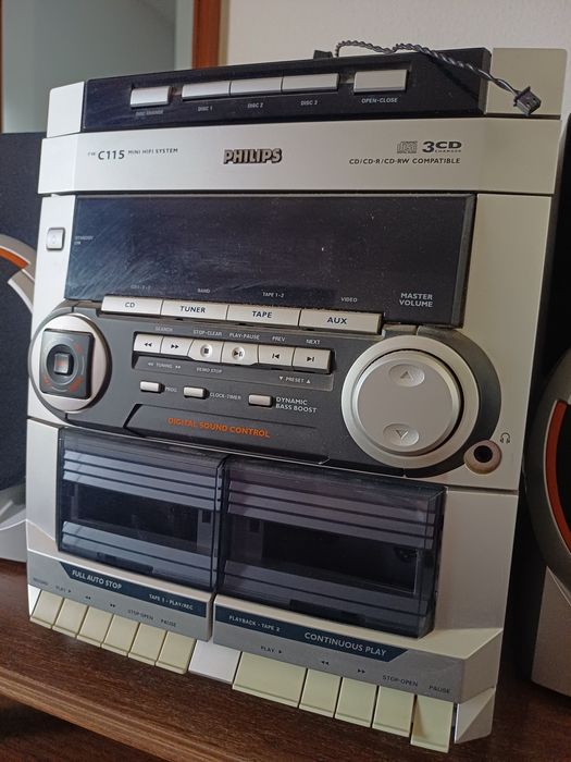 Aparelhagem  Philips modelo clássico  2000, c/ 2 colunas