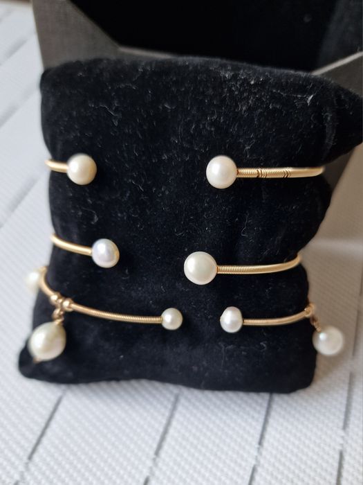 Conjunto 3 Pulseiras Douradas de Pérolas Barrocas