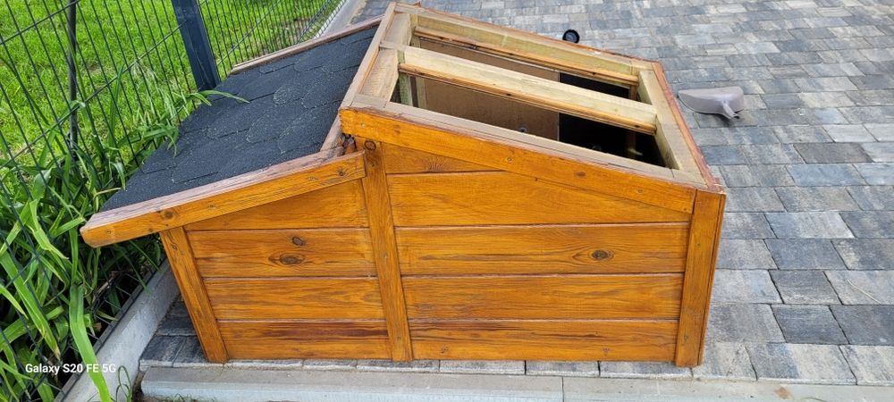 Buda dla psa (ocieplana)