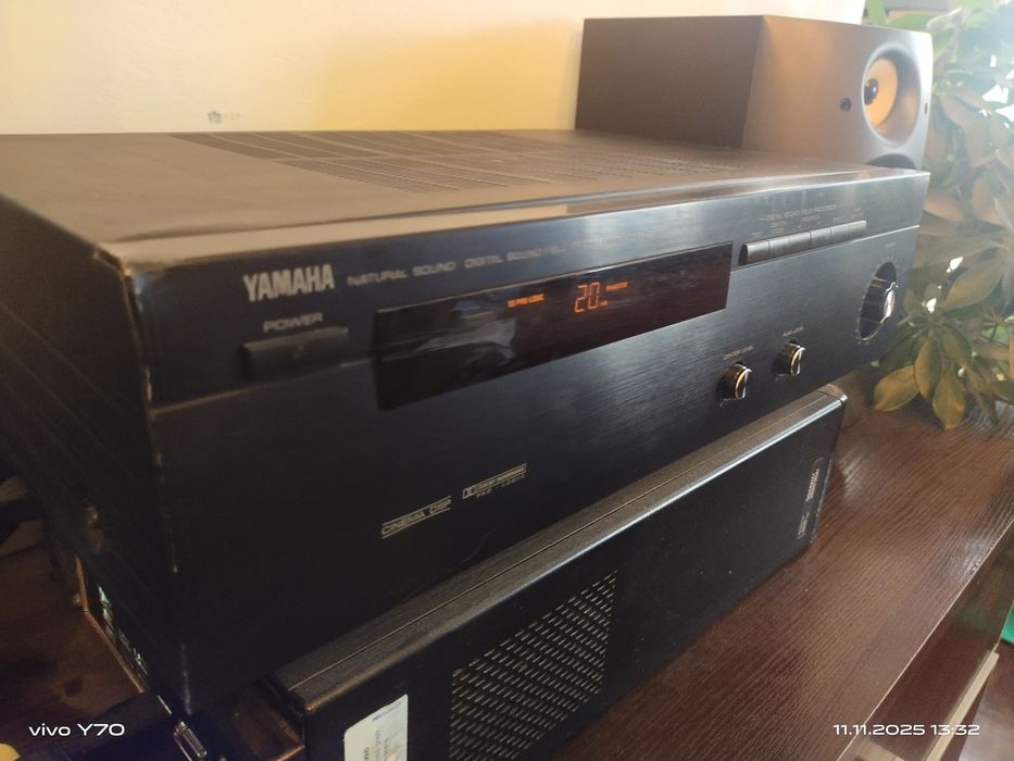 Procesor Yamaha DSP-E390