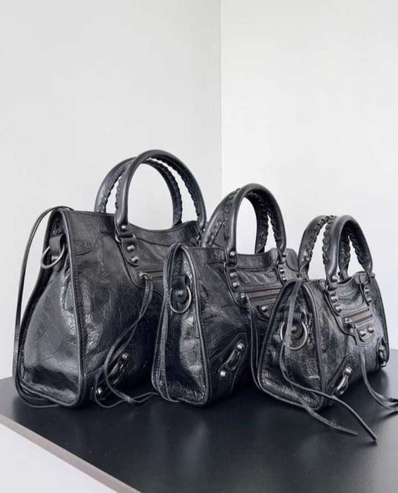 Сумка Balenciaga Le City Medium Bag in Black