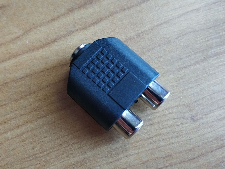 Adaptador 2 RCA Femea / JACK 3,5mm Femea Stereo