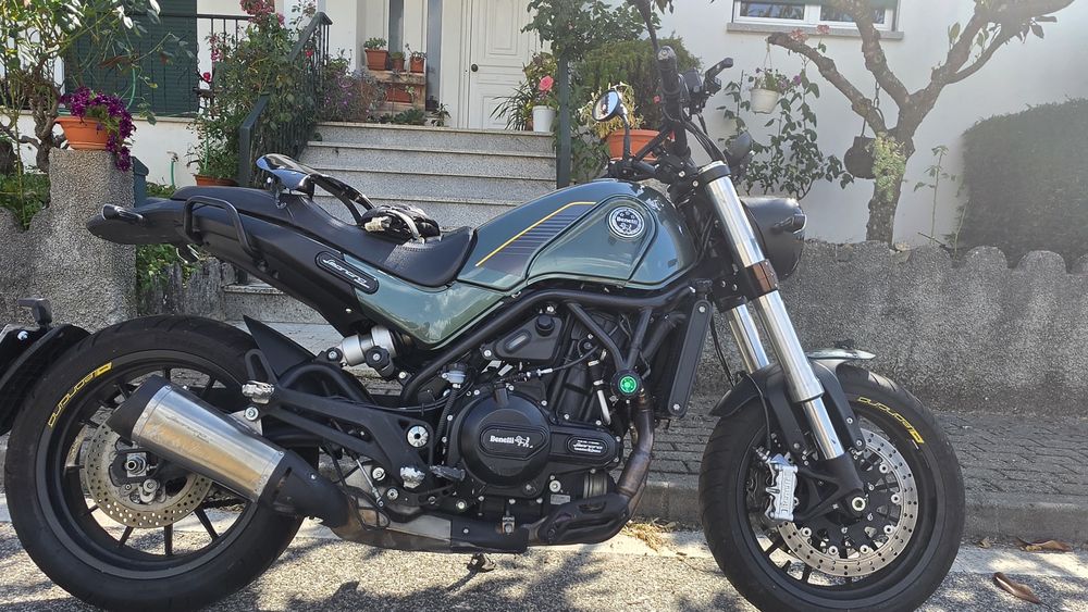 Benelli Leoncino 500 (2022) – Excelente Mecânica, 18.000 km