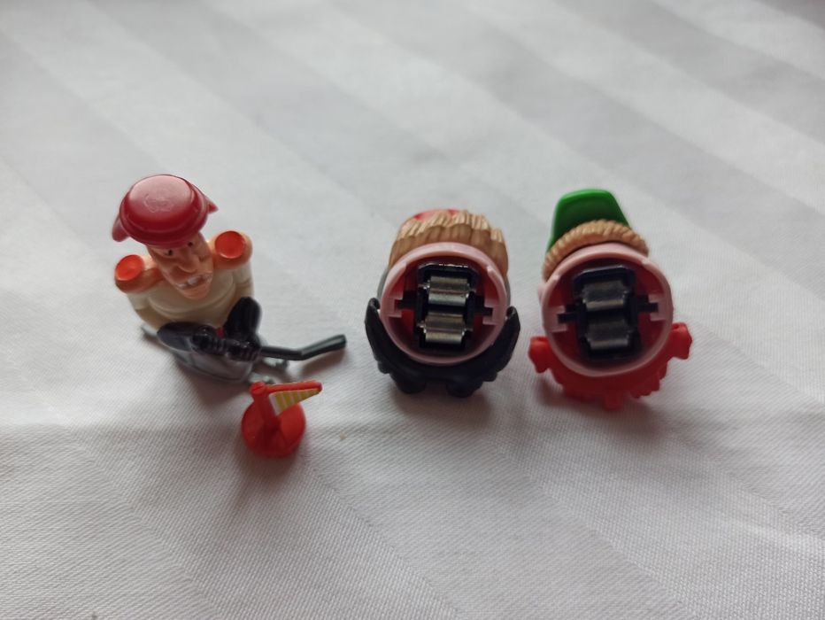 Skarby PRL-u. Kinder niespodzianka trzy figurki