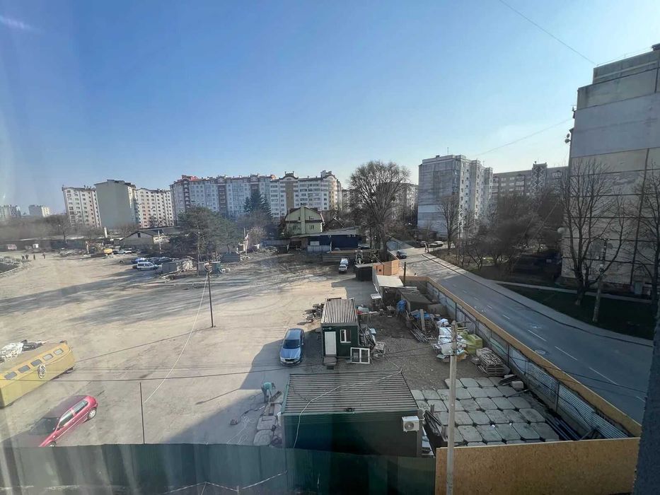 Продаж 1-кімнатної квартири з ремонтом - Більше