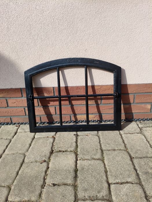Okno żeliwne zabytkowe