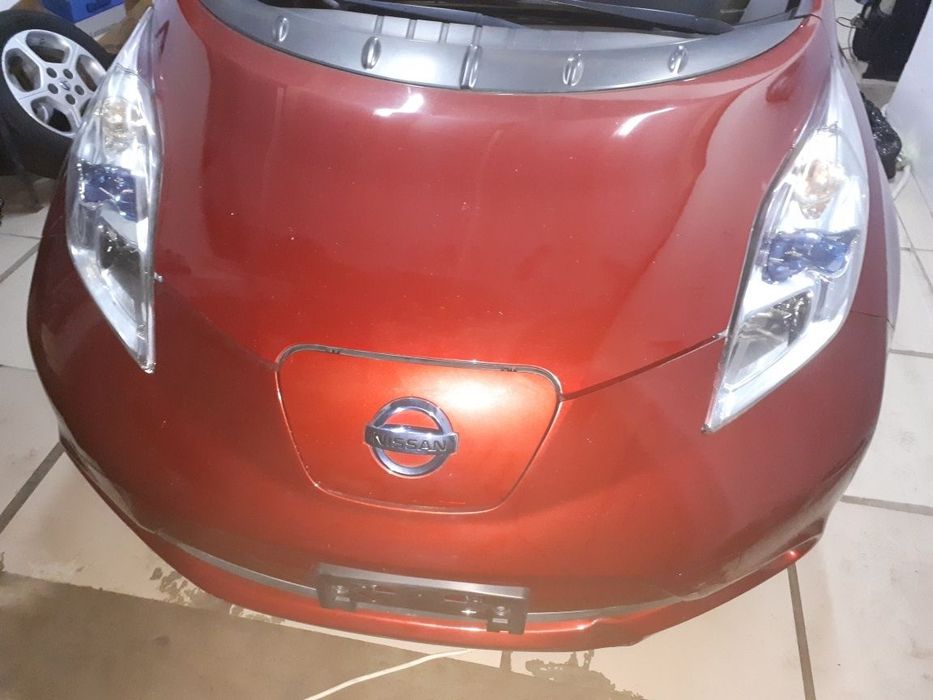 Продам капот НИССАН Лиф Nissan leaf запчасти 11-17гв
