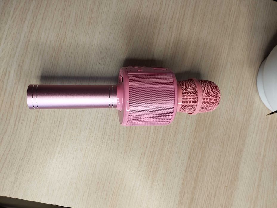 Bezprzewodowy mikrofon do karaoke Bluetooth firmy BONAOK.