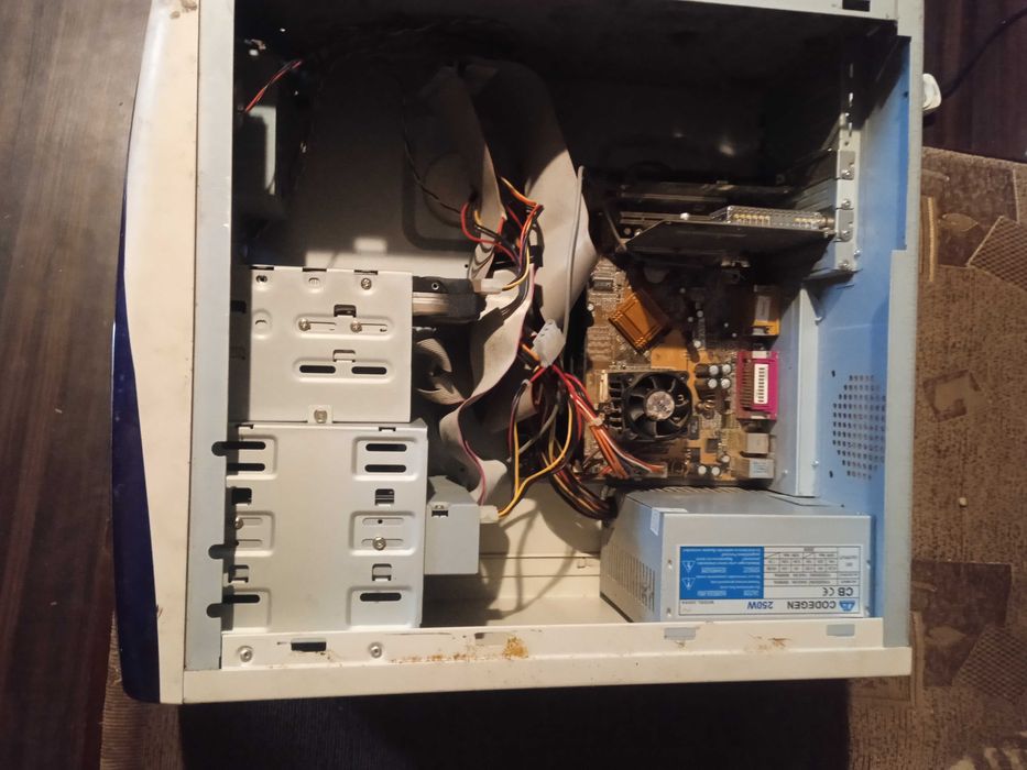 Системний блок ретро Pentium 1