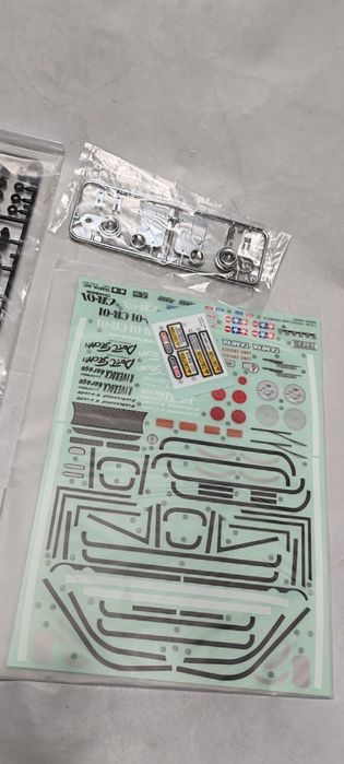 Tamiya Land Cruiser body 1/10 - pintado de fàbrica.Novo ainda embalado