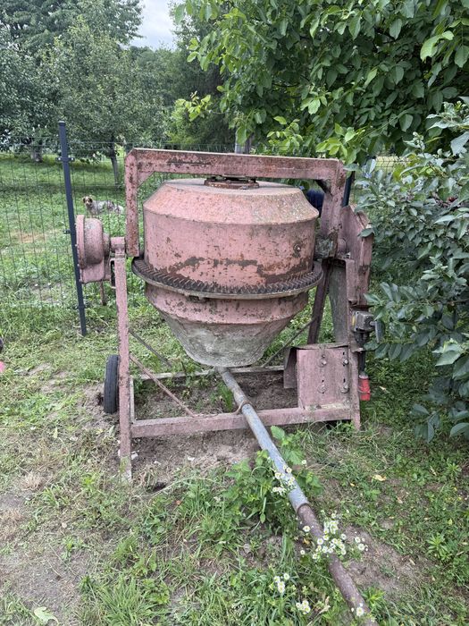 Betoniarka 300 L