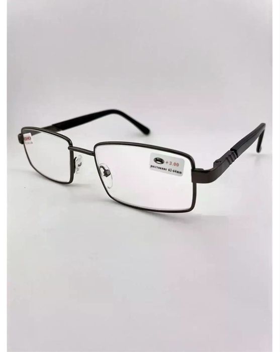 Очки в футляре для коррекции зрения с диоптриями