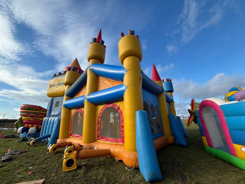 Dmuchaniec duży zamek Kinder Hotel VIV