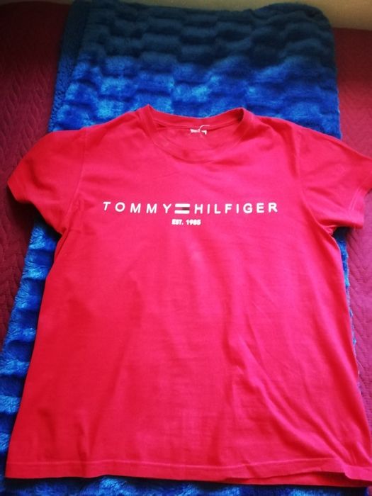 T-shirt de rapaz marca Tommy Hilfiger